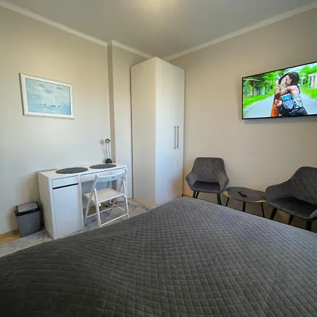 I Limonka Do Plazy 900m Stoczniowcow 13 Maison d'hôtes Gdynia